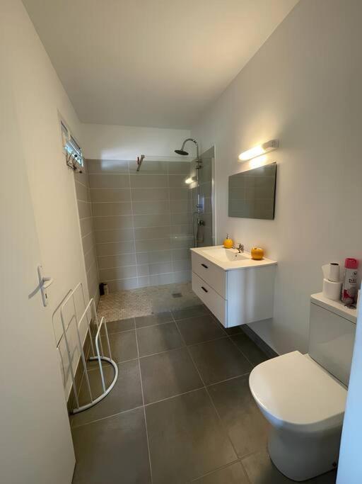 Bas De Villa F2 Neuf Avec Terrasse Et Piscine Le Diamant Exterior foto